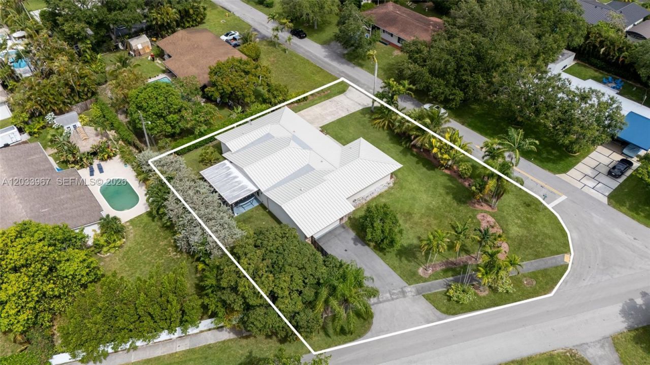 8250 SW 118th Ter , Miami, FL 33156 Photo