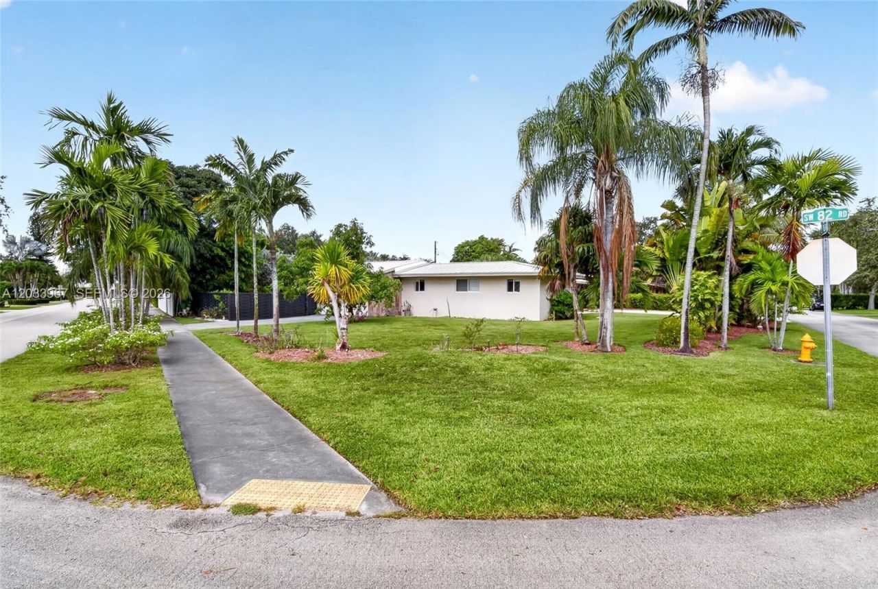 8250 SW 118th Ter , Miami, FL 33156 Photo