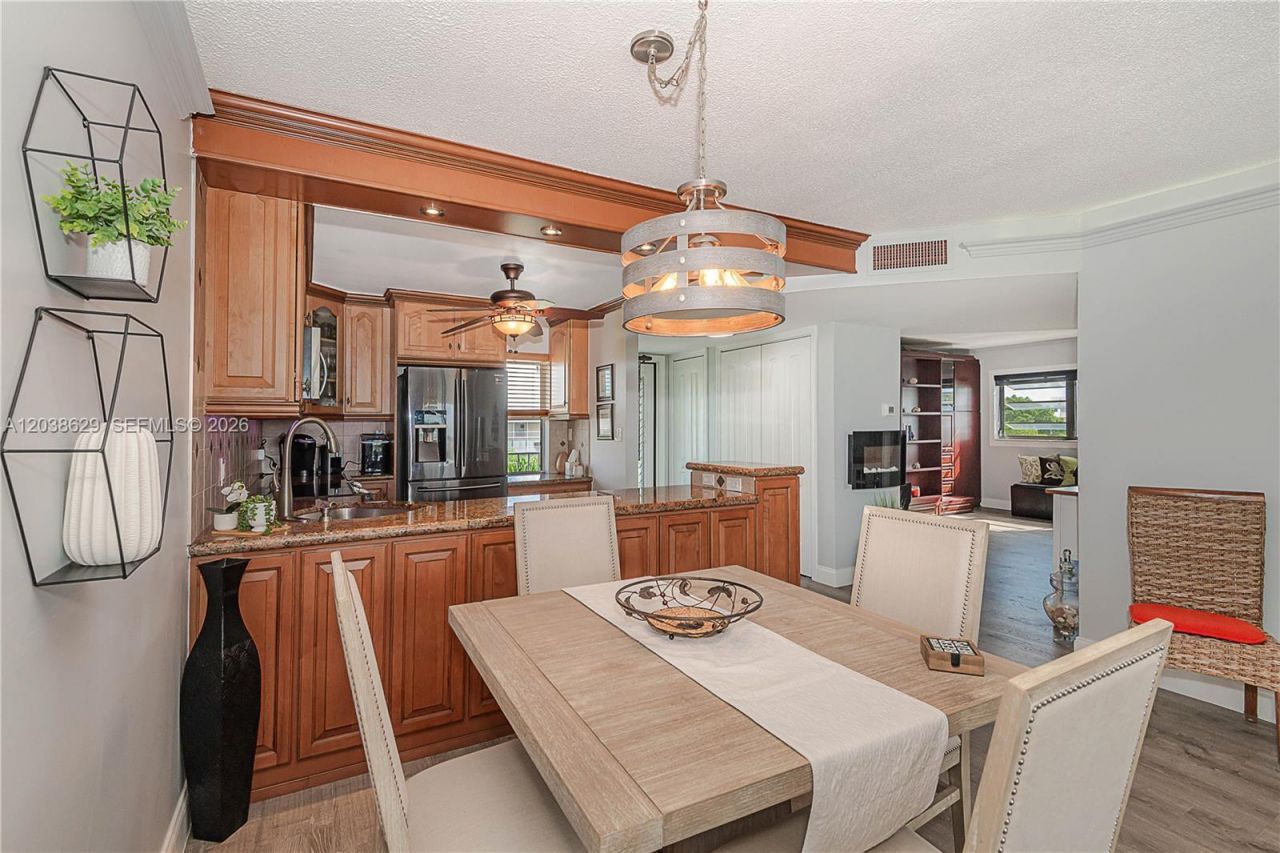 4800 Hillcrest Ln , Unit 501, Hollywood, FL 33021 Photo