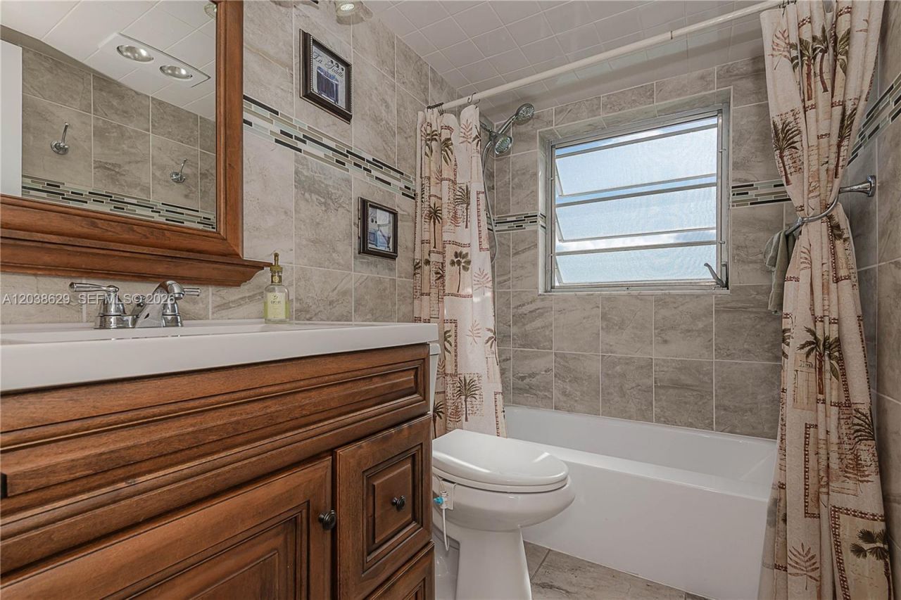 4800 Hillcrest Ln , Unit 501, Hollywood, FL 33021 Photo