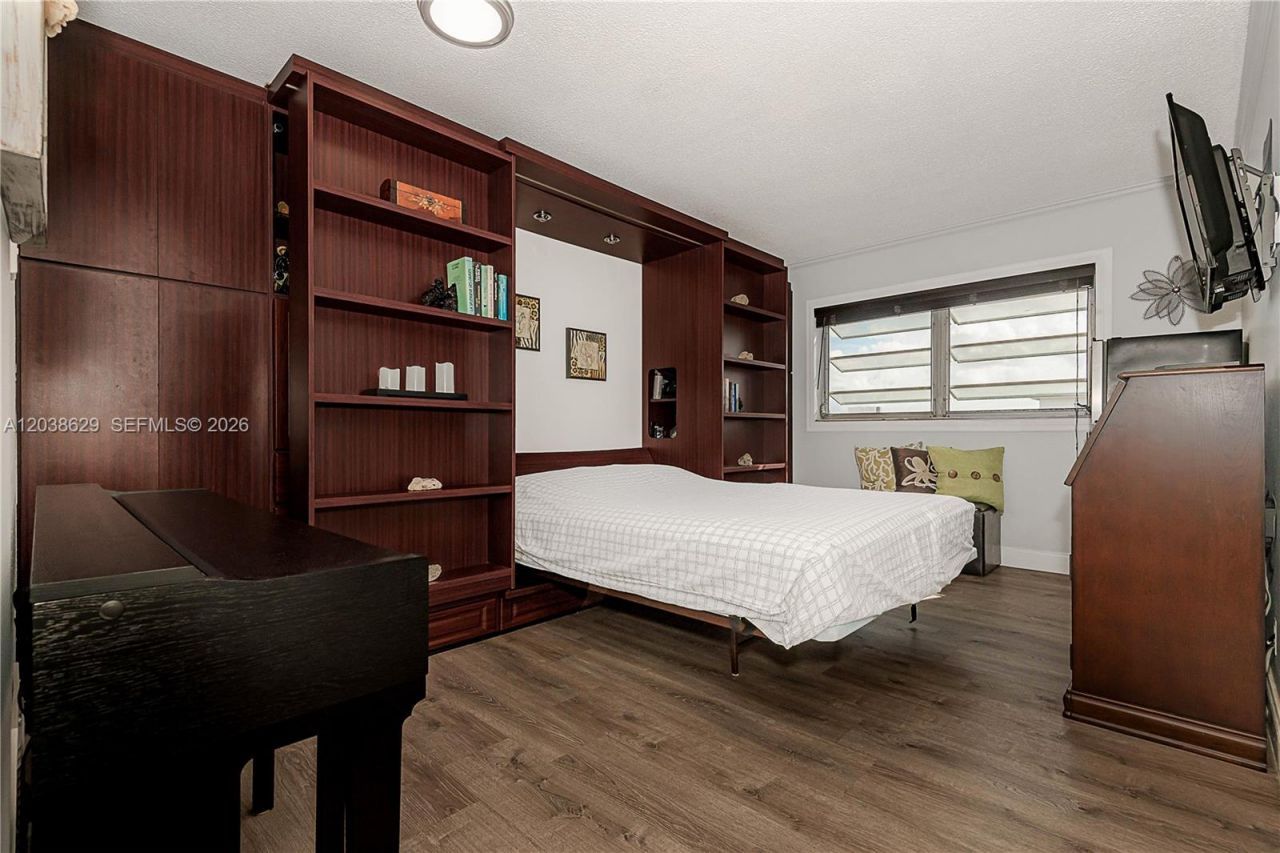 4800 Hillcrest Ln , Unit 501, Hollywood, FL 33021 Photo