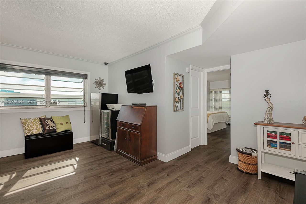 4800 Hillcrest Ln , Unit 501, Hollywood, FL 33021 Photo
