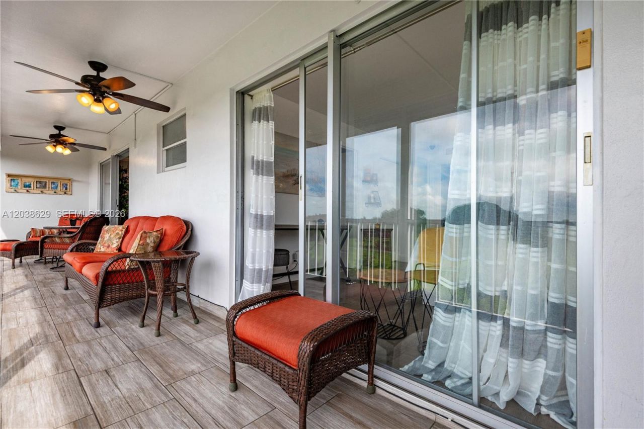 4800 Hillcrest Ln , Unit 501, Hollywood, FL 33021 Photo
