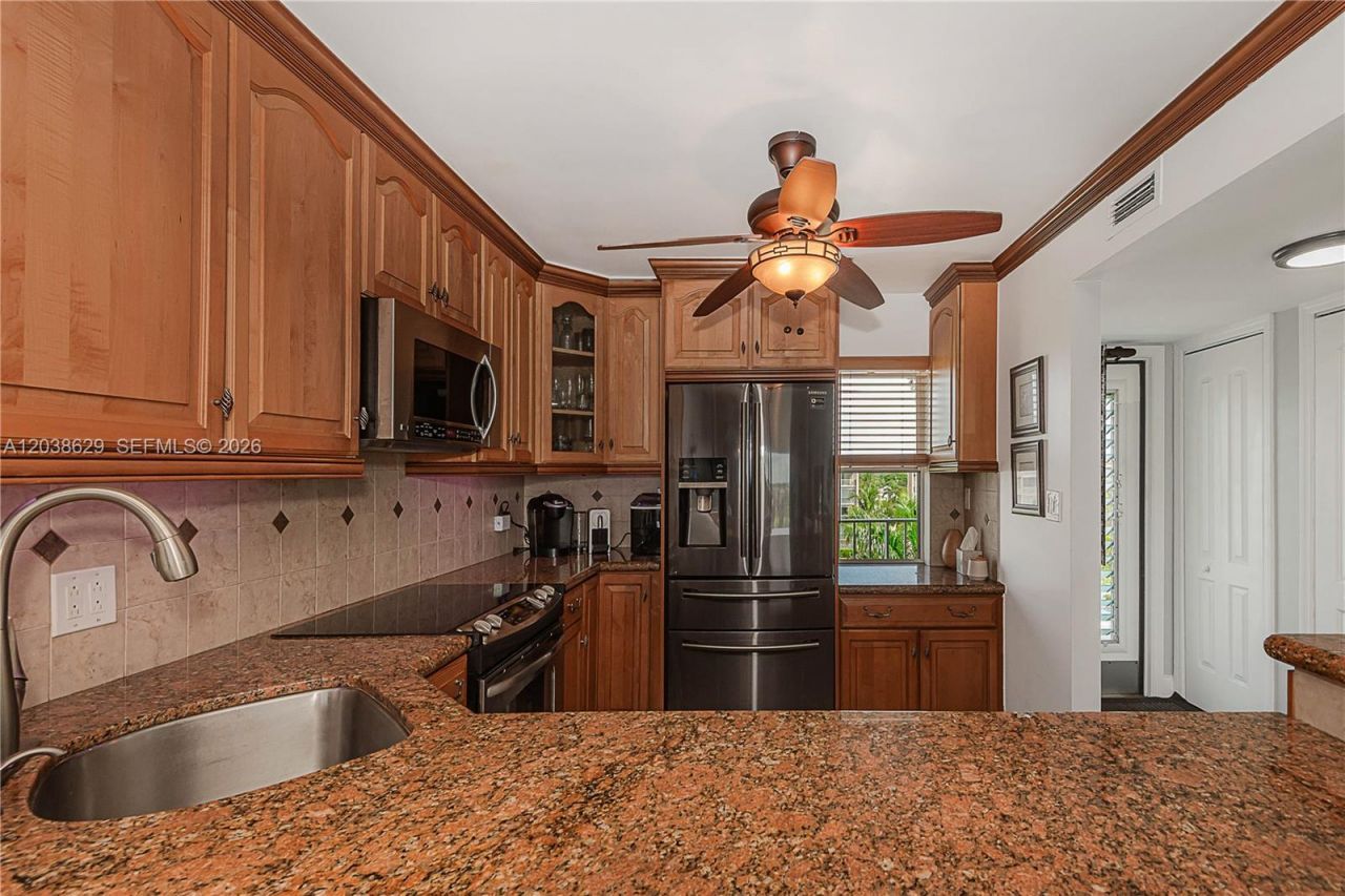 4800 Hillcrest Ln , Unit 501, Hollywood, FL 33021 Photo