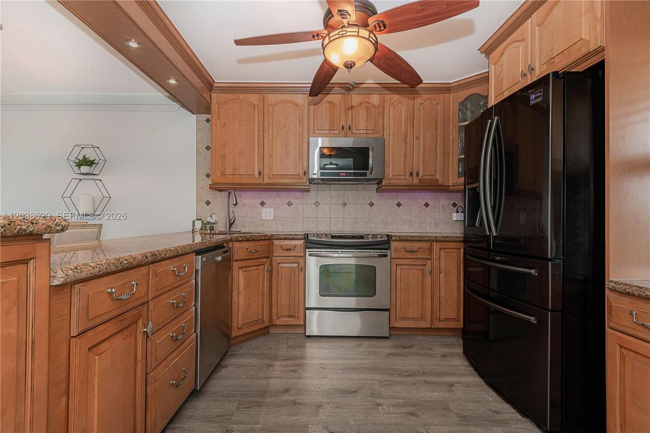 4800 Hillcrest Ln , Unit 501, Hollywood, FL 33021 Photo