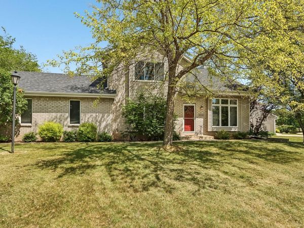 3332 E Debbie DRIVE, Oak Creek, WI 53154