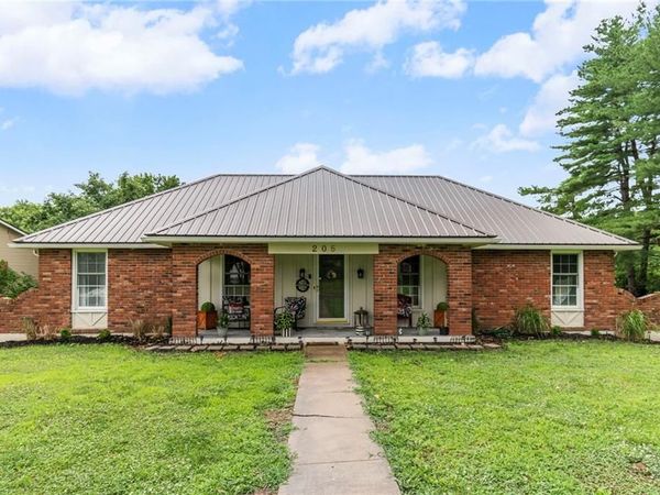 205 E Dauxville Drive, Richmond, MO 64085