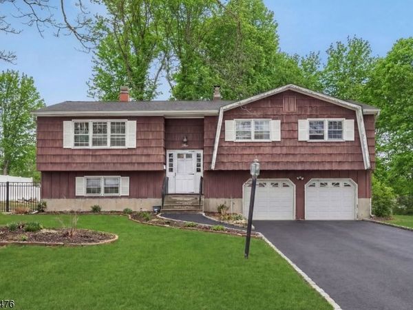 5 Summit Ave, Mount Olive, NJ 07828