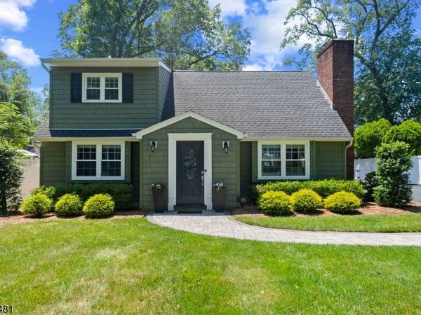 95 Edison St, Wyckoff, NJ 07481
