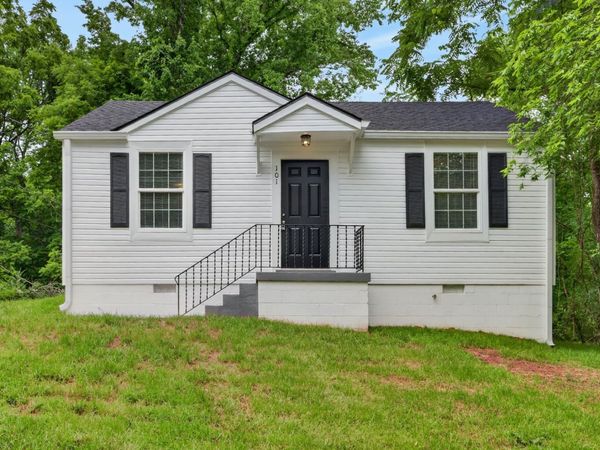 101 Valley View Cir, Clarksville, TN 37040