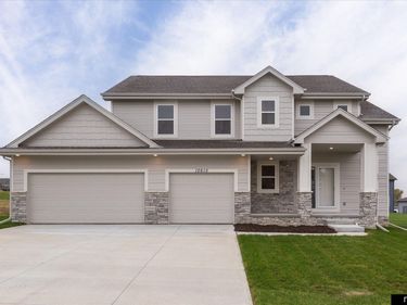12615 Carpenter Street, Papillion, NE 68138