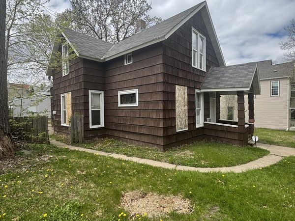 981 Burr Street , Saint Paul, MN 55130