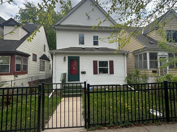 466 Edmund Avenue , Saint Paul, MN 55103