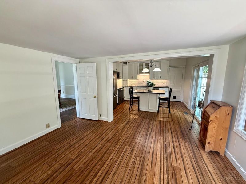 900 S Troy Avenue, Glendale, OH 45246 Photo 13