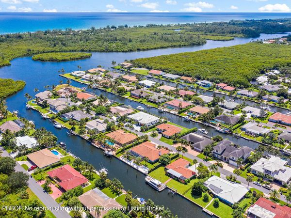 8967 SE Star Island Way, Hobe Sound, FL 33455
