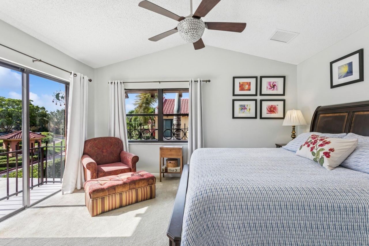 24 Uno Lago Drive, Juno Beach, FL 33408 Photo