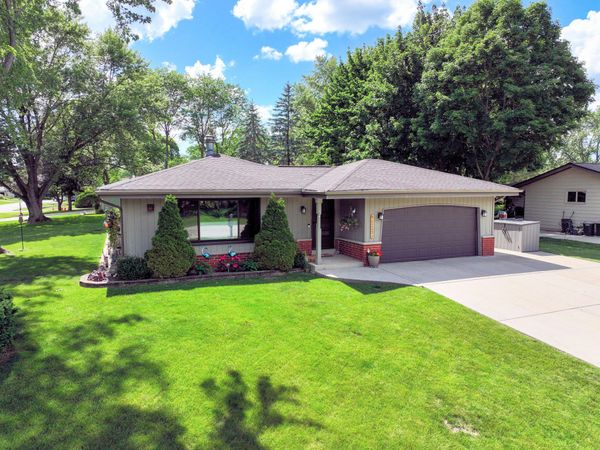 W133S6873 Bristlecone Ct, Muskego, WI 53150