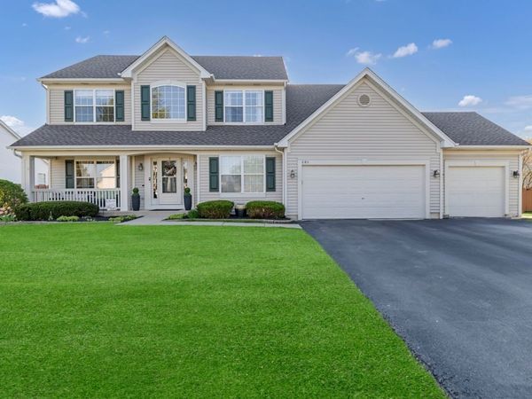 280 Prestwicke Boulevard , Algonquin, IL 60102