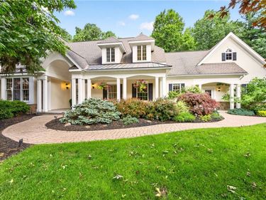 5 Risewood Lane, Pittsford, NY 14534