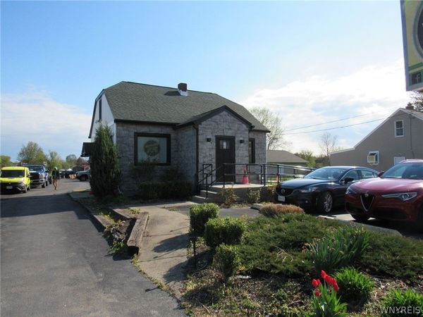 3016 Niagara Falls Boulevard , North Tonawanda, NY 14120