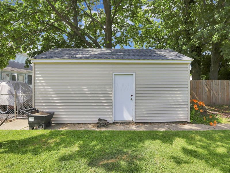 620 Salisbury Road , Columbus, OH 43204 Photo 43