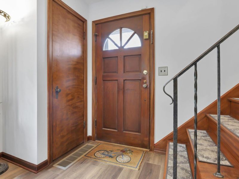 620 Salisbury Road , Columbus, OH 43204 Photo 8