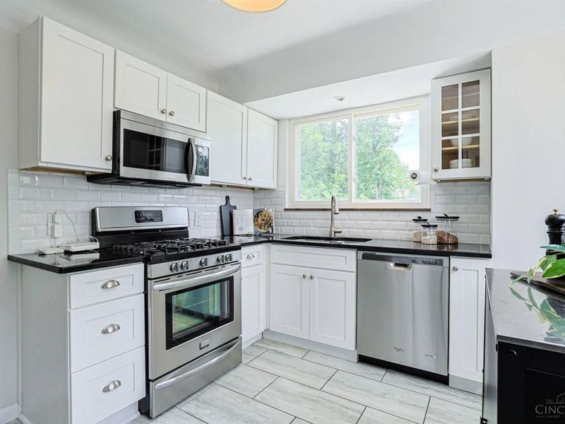 6738 Hampton Drive, Cincinnati, OH 45236 Photo 12