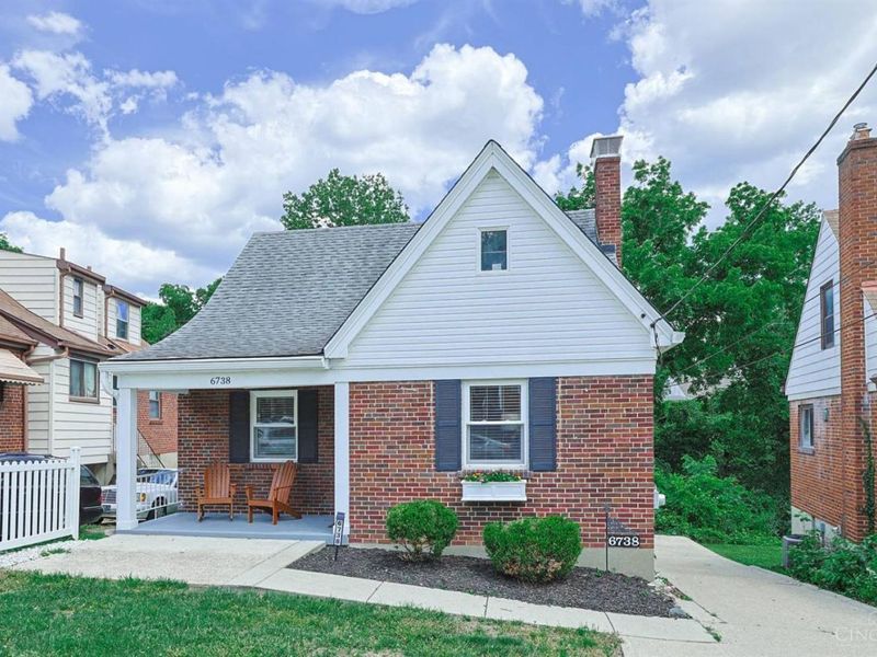 6738 Hampton Drive, Cincinnati, OH 45236 Photo 2