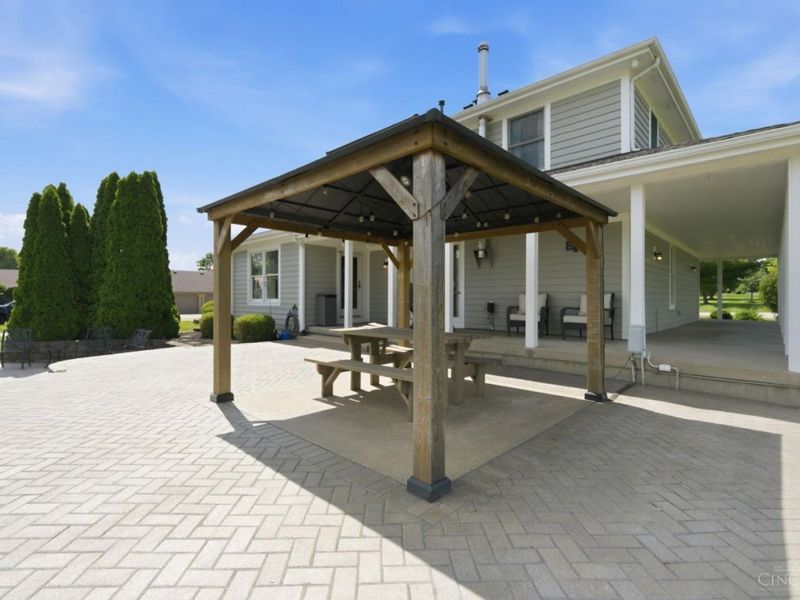 4082 Laura Marie Drive, Wayne Twp, OH 45068 Photo 8