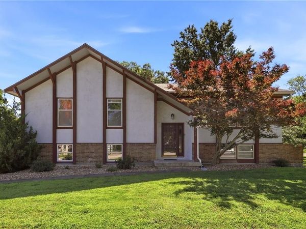 1424 Woodlawn Drive, Warrensburg, MO 64093