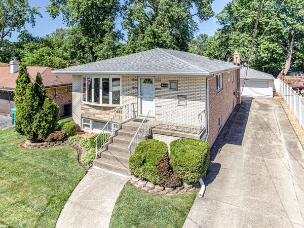 8410 Lawler Avenue, Burbank, IL 60459