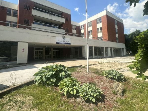 2051 Collingwood Boulevard , Toledo, OH 43620