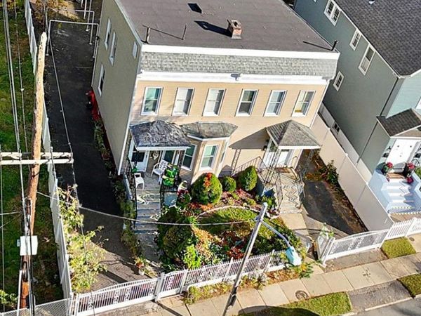 22-24 Kensington Place, EAST ORANGE, NJ 07017