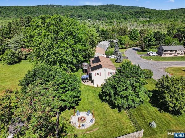 14 Bettino Drive, OGDENSBURG, NJ 07439