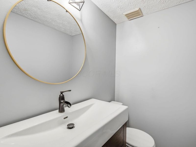 8193 Newark Avenue , Westerville, OH 43081 Photo 12