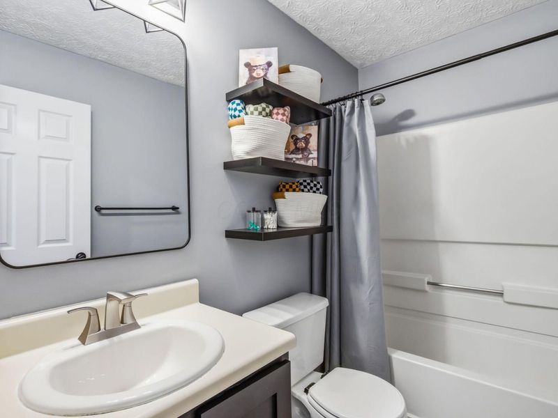8193 Newark Avenue , Westerville, OH 43081 Photo 15