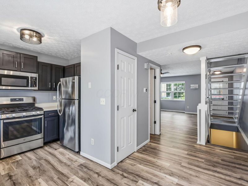 8193 Newark Avenue , Westerville, OH 43081 Photo 6