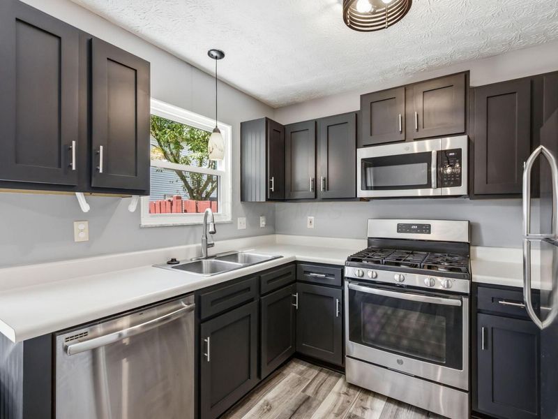 8193 Newark Avenue , Westerville, OH 43081 Photo 7