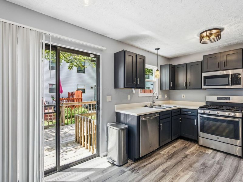8193 Newark Avenue , Westerville, OH 43081 Photo 9