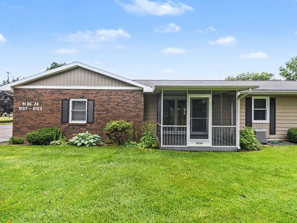5153 Southglow Court SE, Grand Rapids, MI 49508
