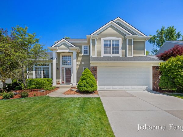 3673 Maple Hurst Drive SE, Grand Rapids, MI 49512