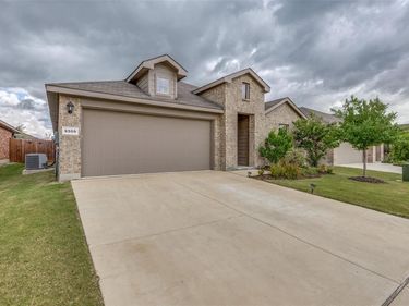 9509 Doverglen Drive, Fort Worth, TX 76131