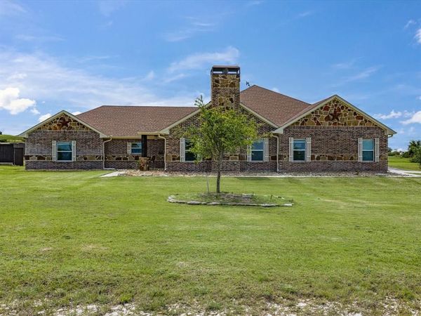 1032 Justin Drive, Springtown, TX 76082