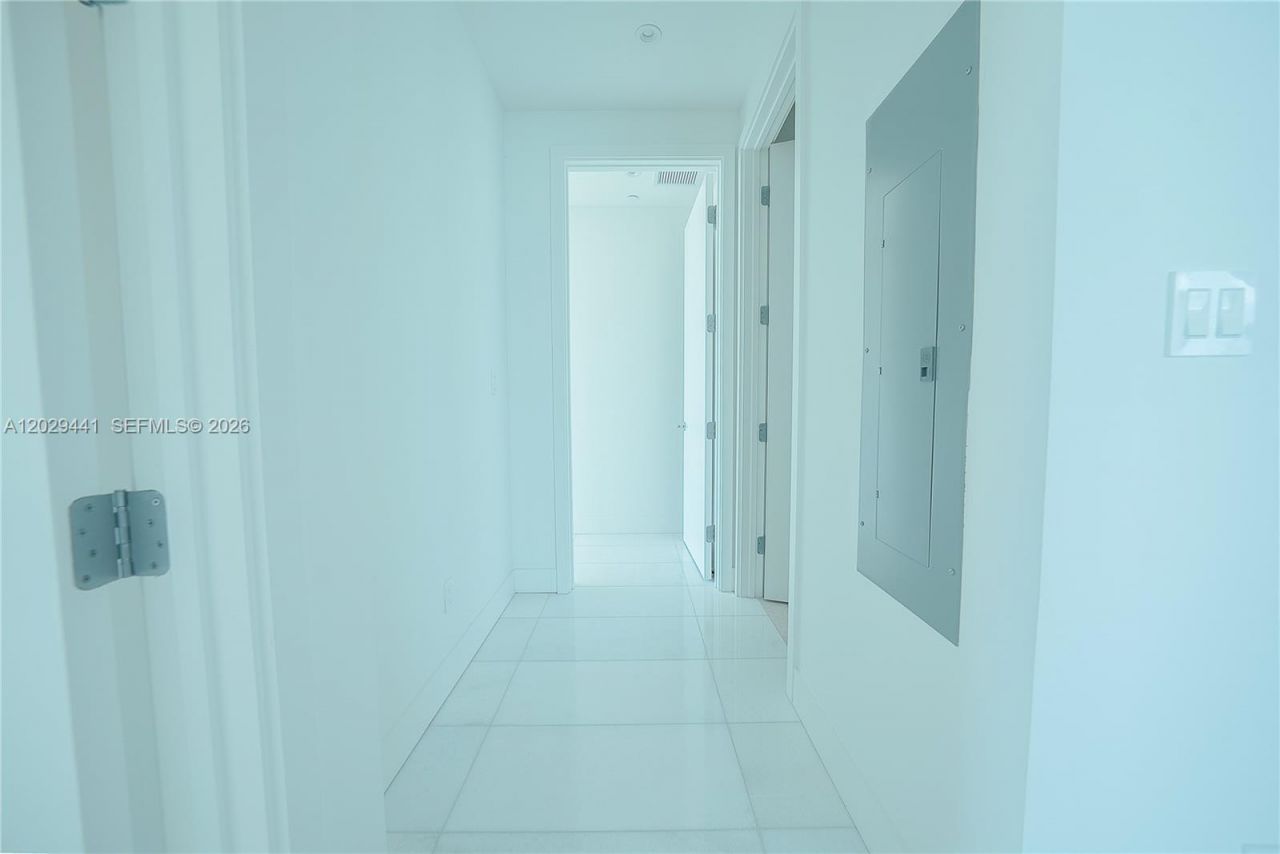 175 SE 25th Rd , Unit 2103, Miami, FL 33129 Photo