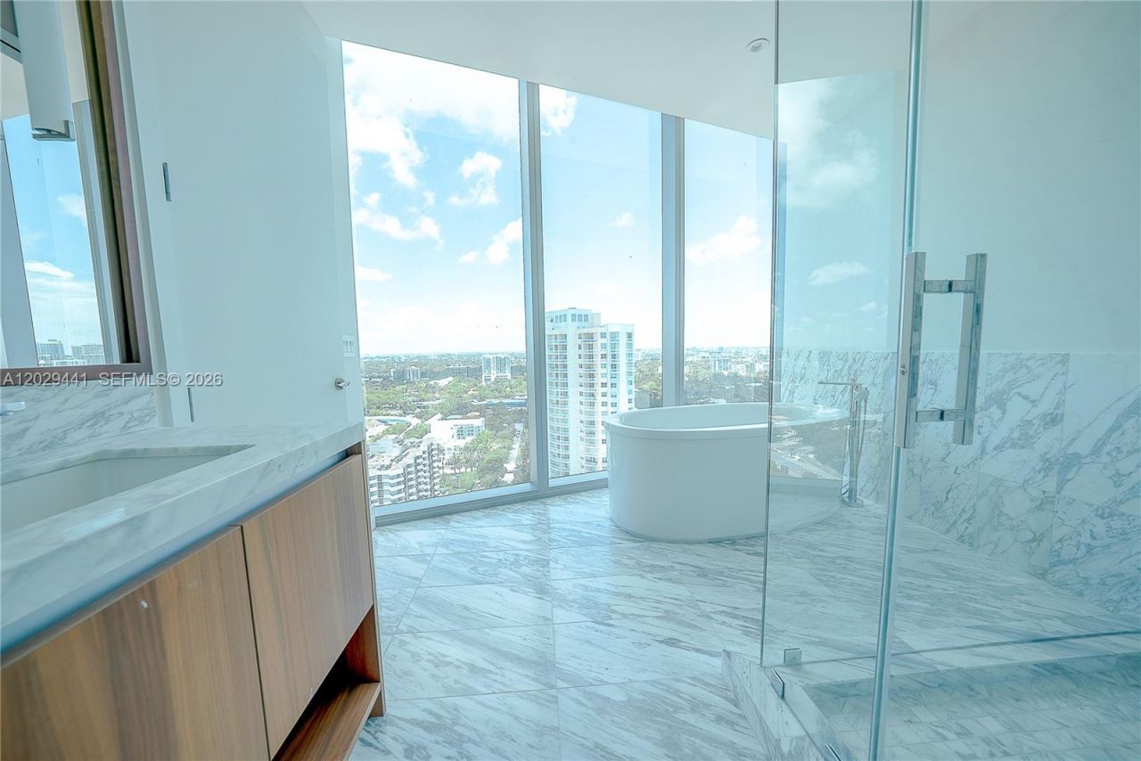 175 SE 25th Rd , Unit 2103, Miami, FL 33129 Photo