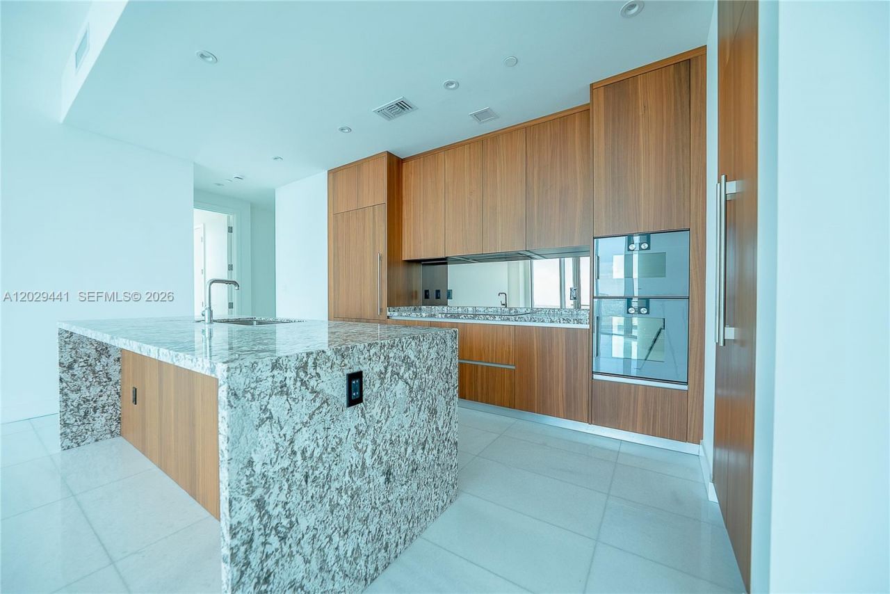 175 SE 25th Rd , Unit 2103, Miami, FL 33129 Photo