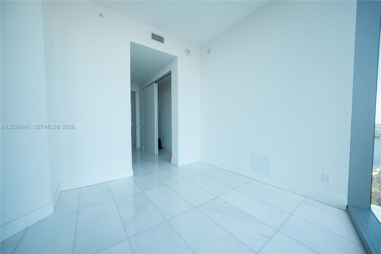 175 SE 25th Rd , Unit 2103, Miami, FL 33129 Photo