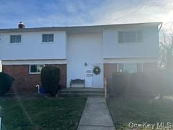 3540 Bayview , Seaford, NY 11783