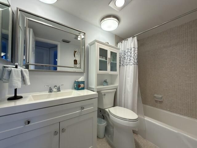 29 Yacht Club Drive, Unit 306, North Palm Beach, FL 33408 Photo