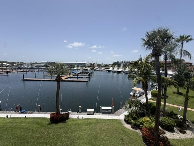 29 Yacht Club Drive, Unit 306, North Palm Beach, FL 33408 Photo